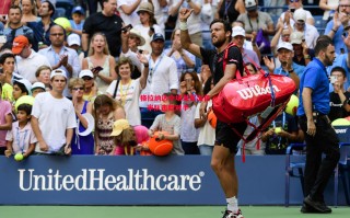 星空体育官网入口-格拉纳达中场发挥出色，率队击败对手