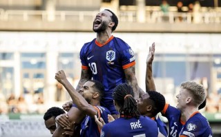 星空体育app-荷兰前锋在比赛中完成精妙助攻