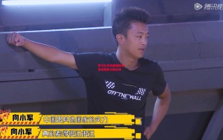 星空体育官网入口-梦之队主场遭遇困难，苦战取胜力挽狂澜