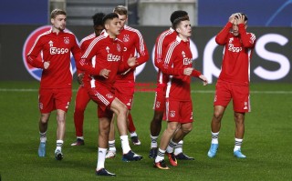 星空体育app-阿贾克斯备战下一比赛，制定冷静应对策略