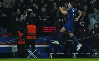 星空体育-巴黎圣日耳曼成功签约瑞典天才中场，球队整体实力得到提升