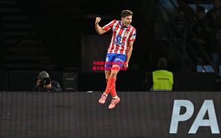 星空体育app-马德里竞技遭遇困境，那不勒斯晋级路漫漫