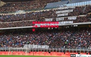 星空体育官网-曼联客场逆转晋级欧冠八强，解放者杯继续有望