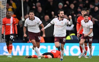 曼城客场失利，英超领先优势缩小