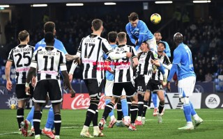 星空体育官网入口-那不勒斯客场战平对手，难分胜负