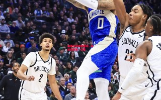 星空体育-雄鹿主场击败篮网，稳固东部第一位置