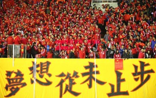 星空体育官方网站-球员拼尽全力，为球队赢得胜利