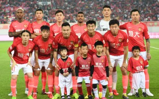 广州恒大勇往直前，争取夺冠